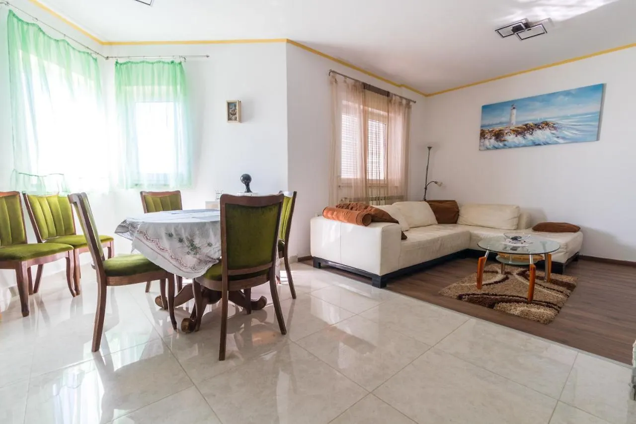 Villa Giani Apartments With Swimming Pool Opatija