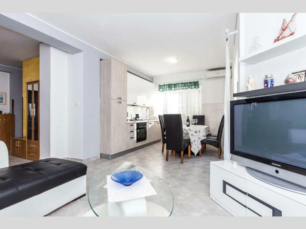 Villa Giani Apartments With Swimming Pool Opatija
