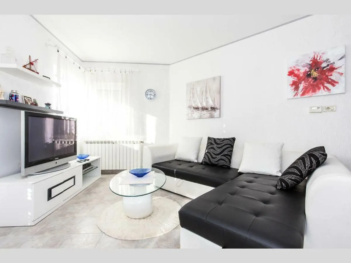 Villa Giani Apartments With Swimming Pool Opatija 0*,