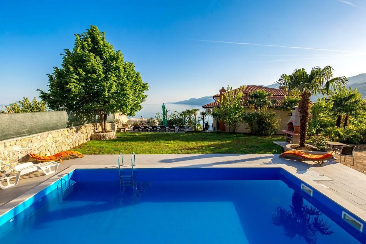 Villa Giani Apartments With Swimming Pool Opatija Croatia