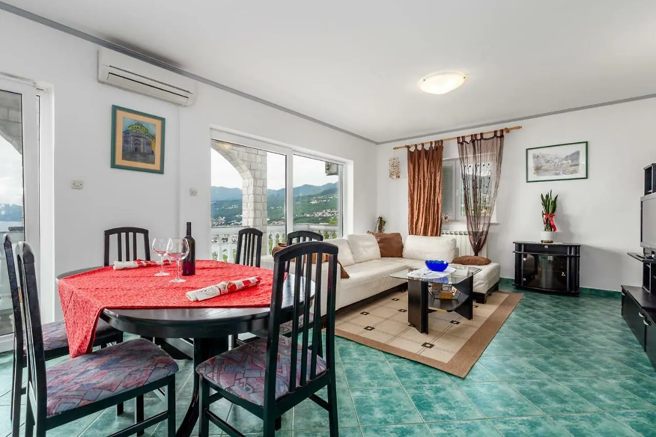 Villa Giani Apartments With Swimming Pool Opatija